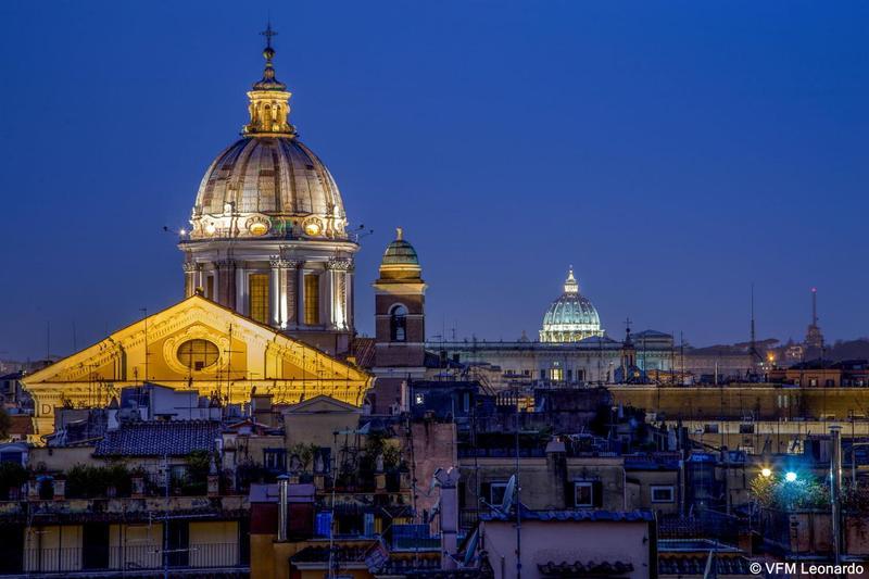 At The Spanish Steps View Рим Экстерьер фото